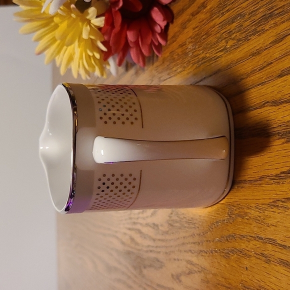 Kate Spade Whitaker Street creamer - Picture 4 of 11